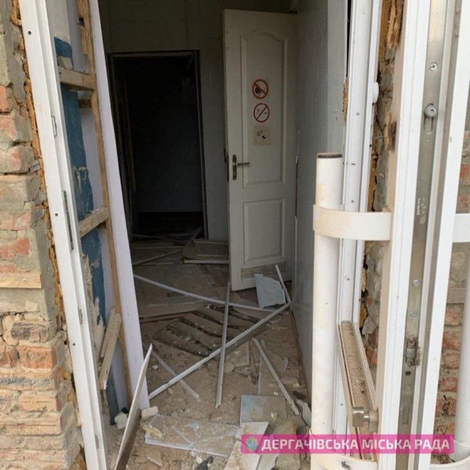 Фото наслідків обстрілу селища Козача Лопань на Харківщині 5 грудня 2023 року
